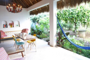 Casa Clara 2 bedrooms and 2 kitchens with a Large Garden and a Record Player!